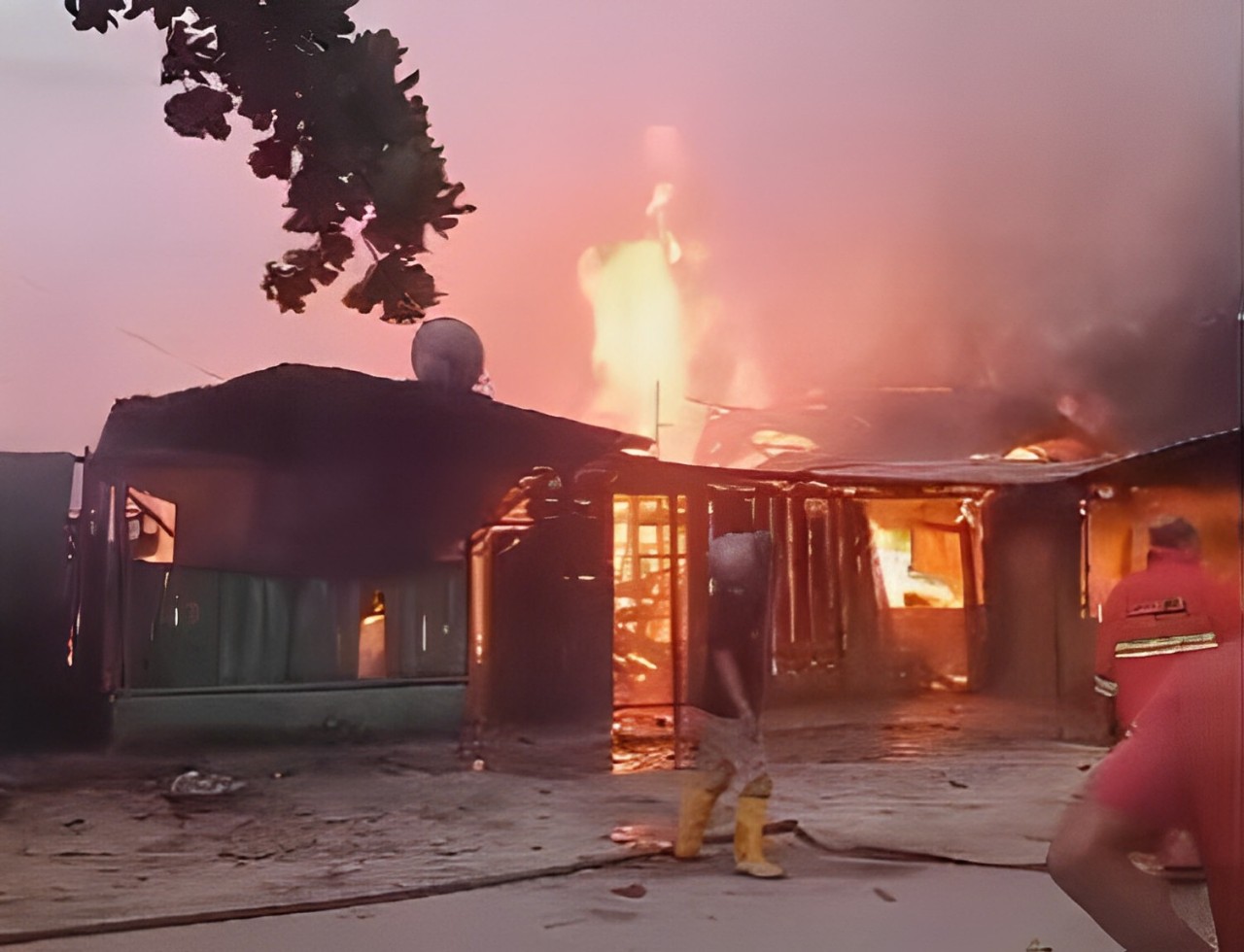 5 Rumah Warga Hangus Terbakar di Kelurahan Teluk Binjai Kota Dumai